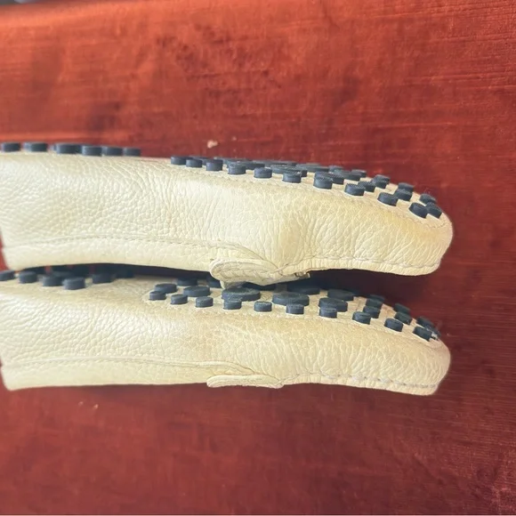 Tory Burch Cream Loafers with Gold Emblem - Picture 3 of 7